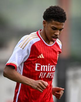 16-year-old box-to-box Nigerian midfielder trains with Arsenal first team pre-Manchester City