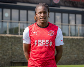 Official: Irish-Nigerian CB signs new deal with Celtic and joins Fleetwood Town on loan 