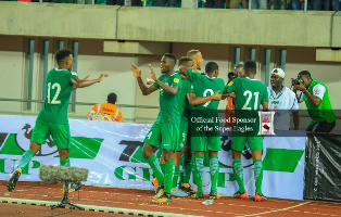 Nigeria 1 Zambia 0 : Super-Sub Iwobi Nets Winner, Aina Debuts As Super Eagles Reach World Cup