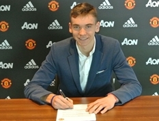 (Photo Confirmation) Manchester United Announce Signing Of Highly-Rated Goalkeeper