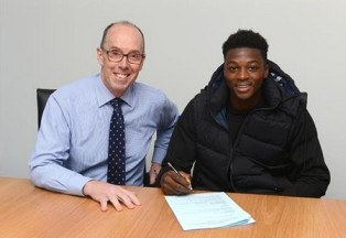 Dominic Iorfa Extends Wolverhampton Wanderers Contract