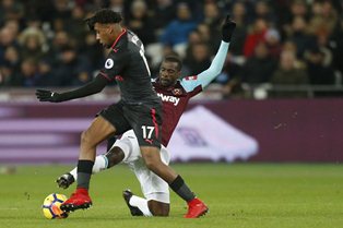 West Ham United 0 Arsenal 0: Alex Iwobi's Low Strike Hits The Post
