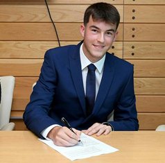 (Photo Confirmation) : Chelsea Announce Central Defender Has Signed A New Deal
