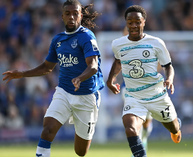 Everton star Iwobi makes surprise choice as he reveals his favourite position 