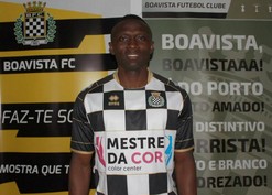Official : Uche Nwofor Agrees Three - Year Deal With Boavista