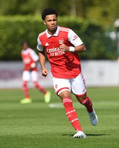 Snapped: Arsenal coach promotes 16yo Anglo-Nigerian starlet to first team training pre-Man Utd