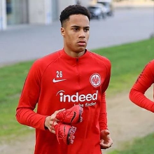 Young Eintracht Frankfurt LB Deji Beyreuther : I Model My Game After David Alaba 