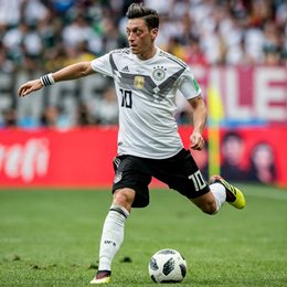 Nigeria Coach Rohr Refuses To Blame Arsenal's New No. 10 For Germany's World Cup Exit 