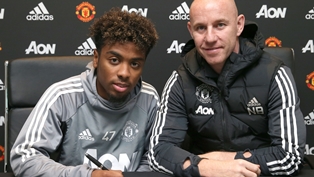 (Videos) Manchester United Starlet Signs First Professional Contract 