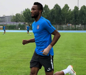 World Cup Injury: Super Eagles Captain Mikel Training With A Cast On Wrist