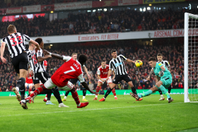 Penalties not awarded to Arsenal v Newcastle : Ex-Super Eagles star defends referee