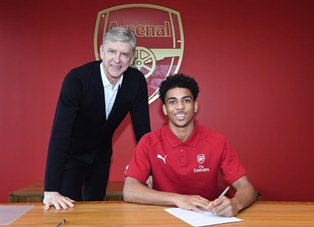 (Photo) Pacy Nigerian Winger Delighted To Sign New Arsenal Contract