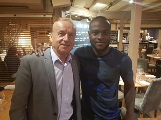 Nigeria Coach Visits Chelsea Dazzler Moses In London, NFF Boss Checks On Wolves' Ikeme
