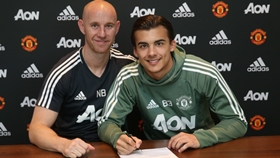 Official: Manchester United Confirm New Deal For Defensive Midfielder