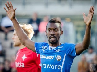 William Oluremi John Gives A Thumbs - Up To RoPS Teammate Friday Obilor
