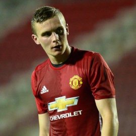Official : Hard-working Midfielder Pens New Contract With Manchester United