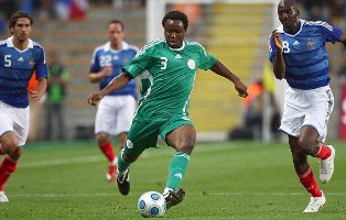 NFF Pay Tribute To Super Eagles Defender Adefemi On Sixth Anniversary Of His Death 