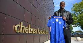 Confirmed: Dutch-born striker approached by Nigeria to join Chelsea on 7-year deal from 2026