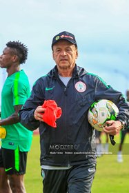  'People Should Not Put Pressure On Anybody' - NFF Chief Has An Update On Rohr's Contract Situation 