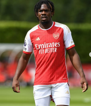 Arsenal old boy Akinola named in Chesterfield's matchday squad against MK Dons after loan recall