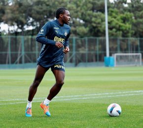 Super Eagles defender resumes team training at Fenerbahce ahead of Intercontinental Derby 