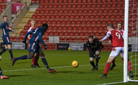 Arsenal manager promotes 19yo Irish-Nigerian defender to first team training 