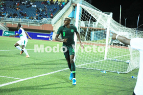 'This Kid Will Do Exploits In Europe' - Fans React As Osimhen Defies Health Scare To Score First Away Goal In Ligue 1