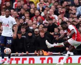 'Tormented the left-back'- PL pundit details how Saka outshone Udogie in first half of NLD