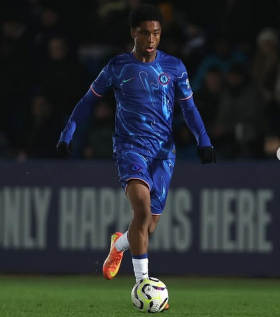 Defender-turned-striker Ezenwata scores in fifth consecutive game as Chelsea U18s beaten by Arsenal