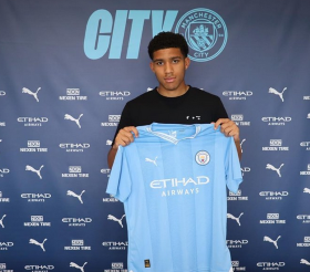 English-Hungarian-Nigerian midfielder signs new contract at Manchester CityÂ 