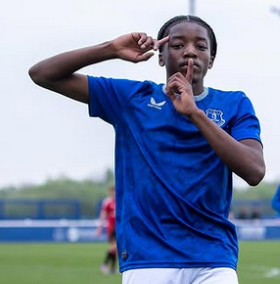 Skilful Nigerian midfielder signs new Everton deal, has already played at Hill Dickinson Stadium