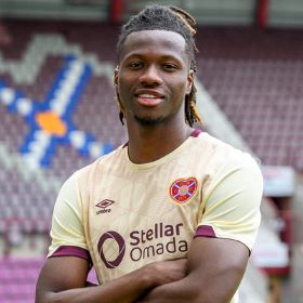 'Very good, strong and quick' - Walker talks up Hearts new signing Oyegoke 
