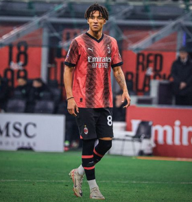 Super Eagles-eligible midfielder beats Chukwueze, Pulisic, Reijnders to win AC Milan Goal of the Month