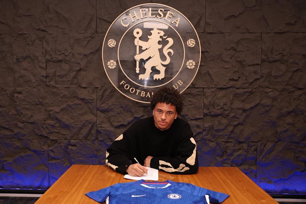 Official: Teenage Nigeria-eligible right-back signs new Chelsea deal after West Ham exit