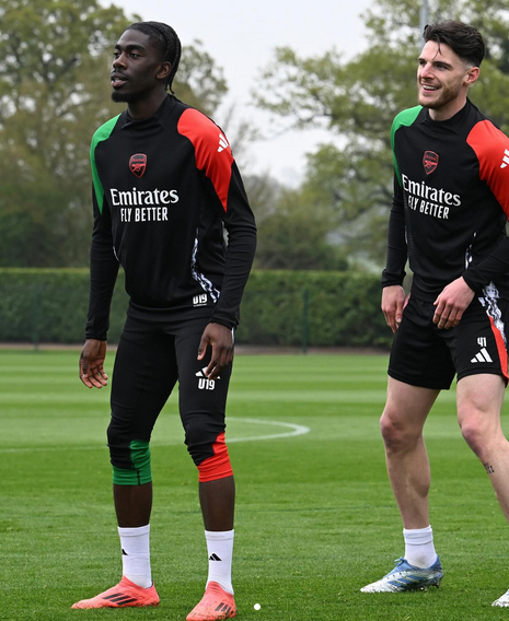 Teenage duo Ogunnaike and Ibrahim rub shoulders with Arsenal first team stars pre-Man City