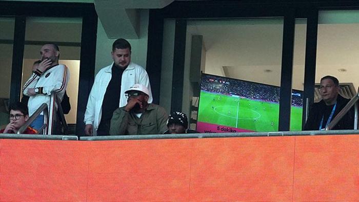 Snapped:  Osimhen and Cameroon legend Rigobert Song watch Galatasaray v Kocaelispor from the stands