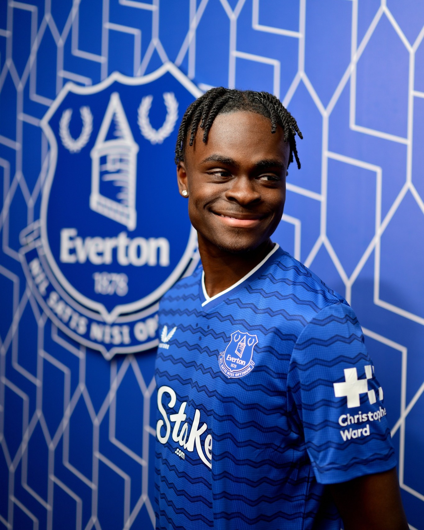 Everton confirm signing of English-Ghanaian-Nigerian attacker on loan from Chelsea