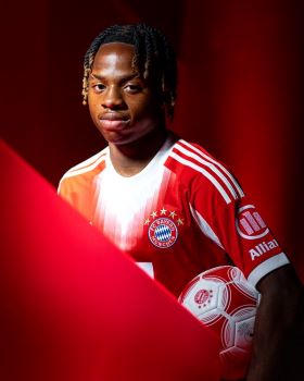 Confirmed: Talented German-Nigerian forward signs pro deal with Bayern Munich