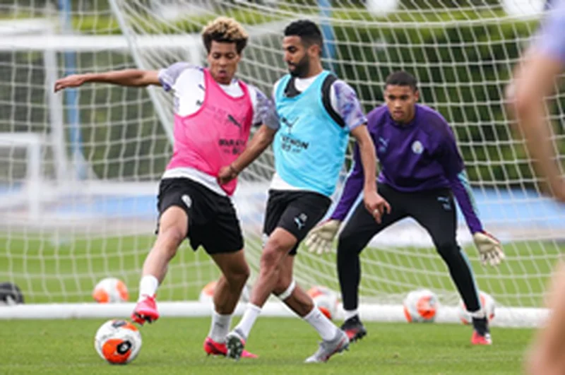  Republic of Ireland move to beat Nigeria to Bazunu as Man City-owned GK earns first senior call up