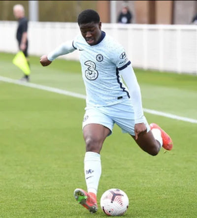 Official : African defender departs Chelsea after four yearsÂ 