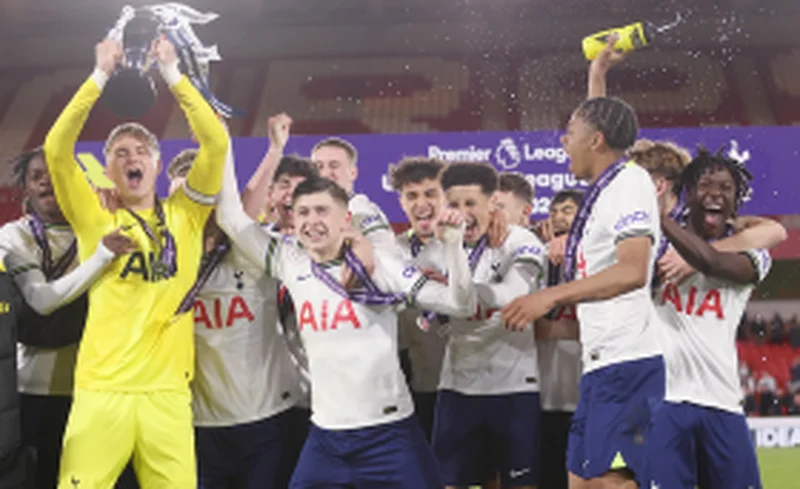 Anglo-Nigerian duo help Tottenham Hotspur win U17 Premier League CupÂ 
