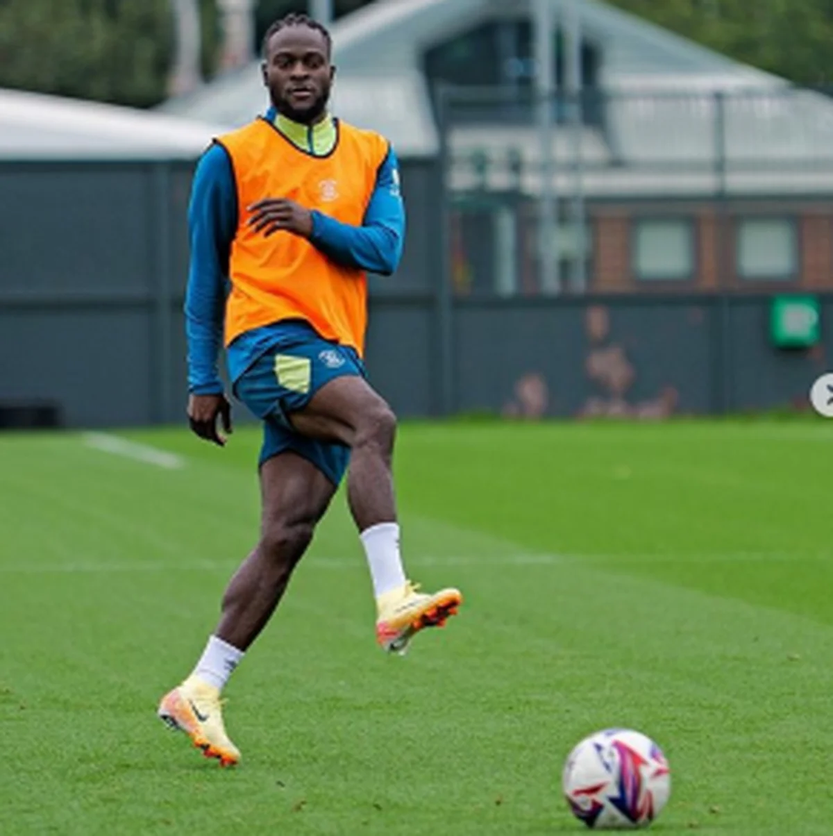 'Injury-prone players - Luton Town pundit slams owners over signing of Victor Moses, others