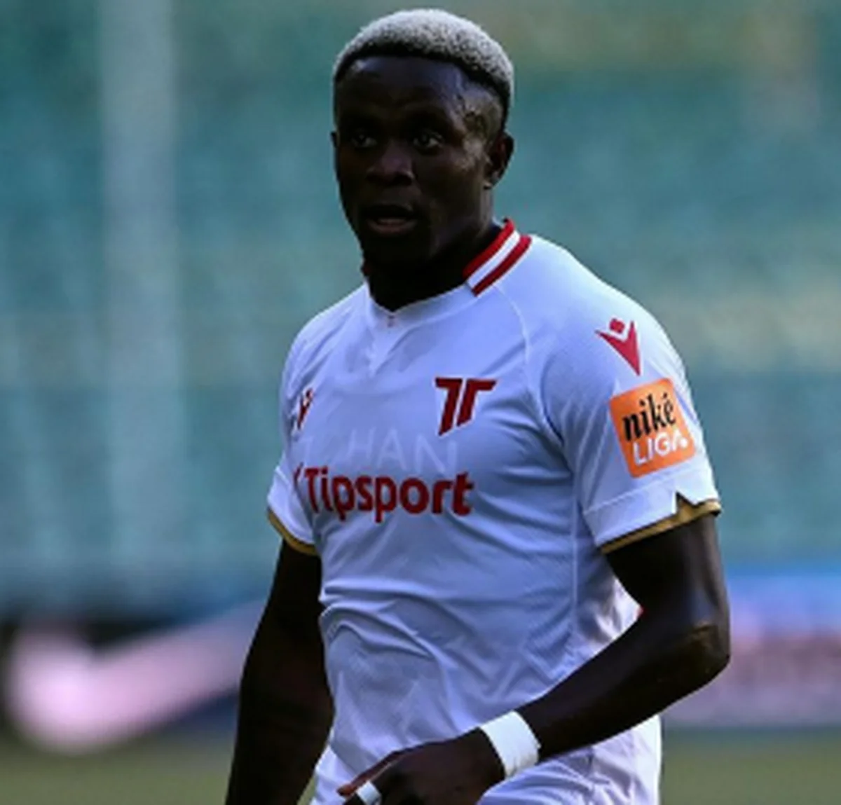 Announcement imminent: Gong follows in the footsteps of Kelechi Iheanacho by joining Widzew LodzÂ 