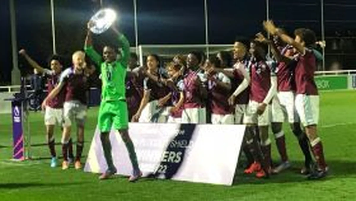 Teenage Nigerian CM agrees two new deals with West Ham amidÂ Man Utd, Man City, Tottenham interest