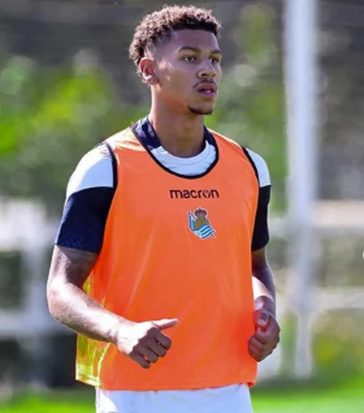 Confirmed: Fiabema joins Real SociedadÂ after release by ChelseaÂ 