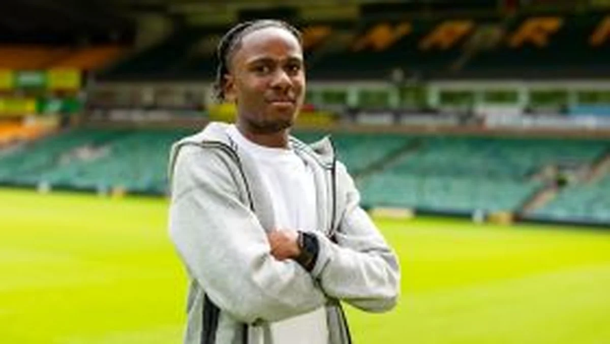 Official: Five teenagers of Nigerian descent sign deals with Norwich CityÂ 