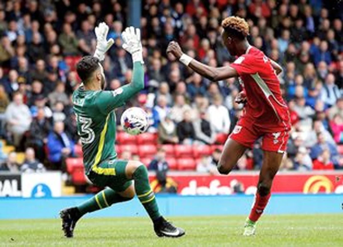 Chelsea's Nigerian Wonderkid Enters Bristol City History Books, Wins Three Awards