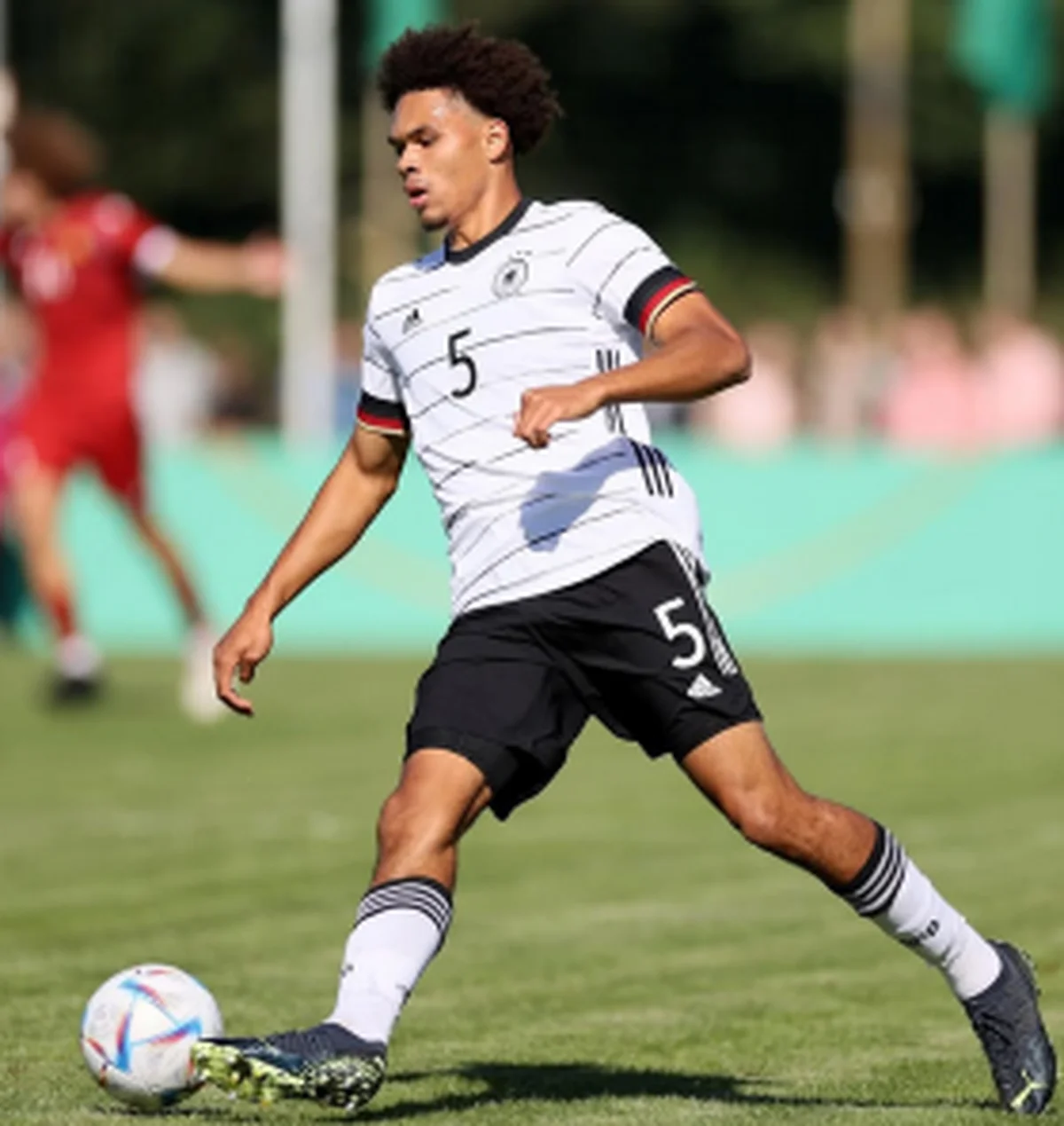 Eintracht Frankfurt's German-Nigerian CB reveals which country he plans to represent at 2026 World Cup 