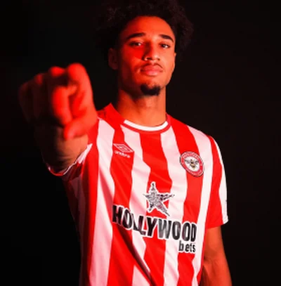 Official : Brentford announce signing of Schade and confirm he's eligible for Super EaglesÂ 