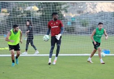 Uzoho orÂ Panagi?  Lennon makes decision on starting GK against Manchester UnitedÂ 